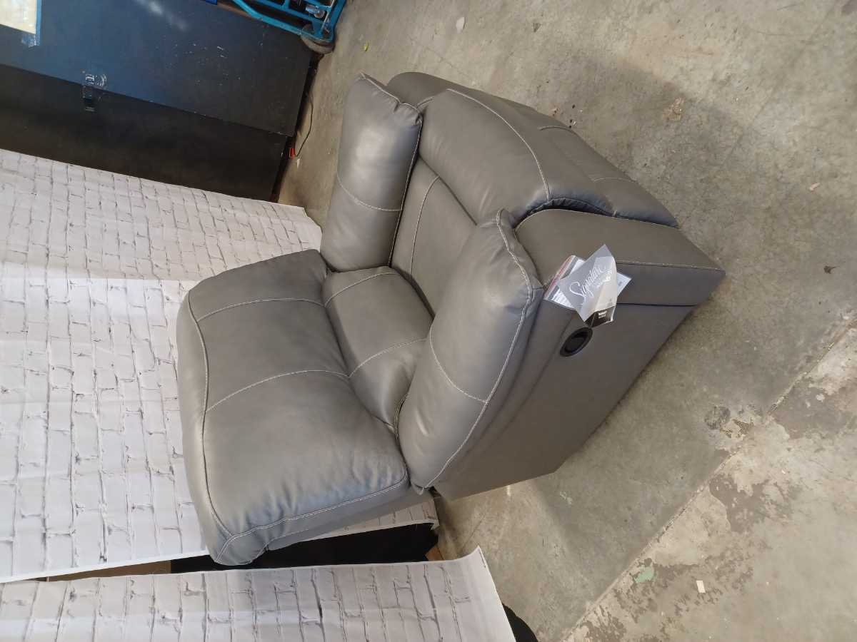 Leesworth Power Recliner - Gray - Gallery Image 9